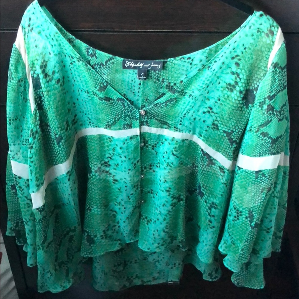 Elizabeth and James top